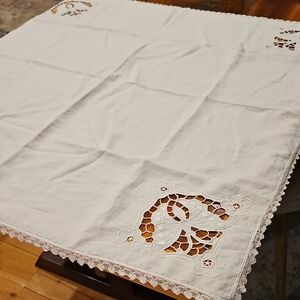 Elegant Vintage White Lace Openwork Tablecloth